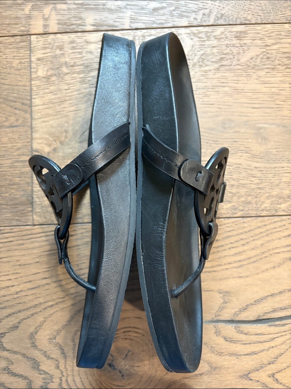 Tory Burch Miller Cloud Logo Leather Thong Sandals Black - Picture 3 of 5